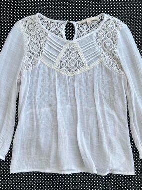 Women's White Lace Yoke Long-Sleeve Top